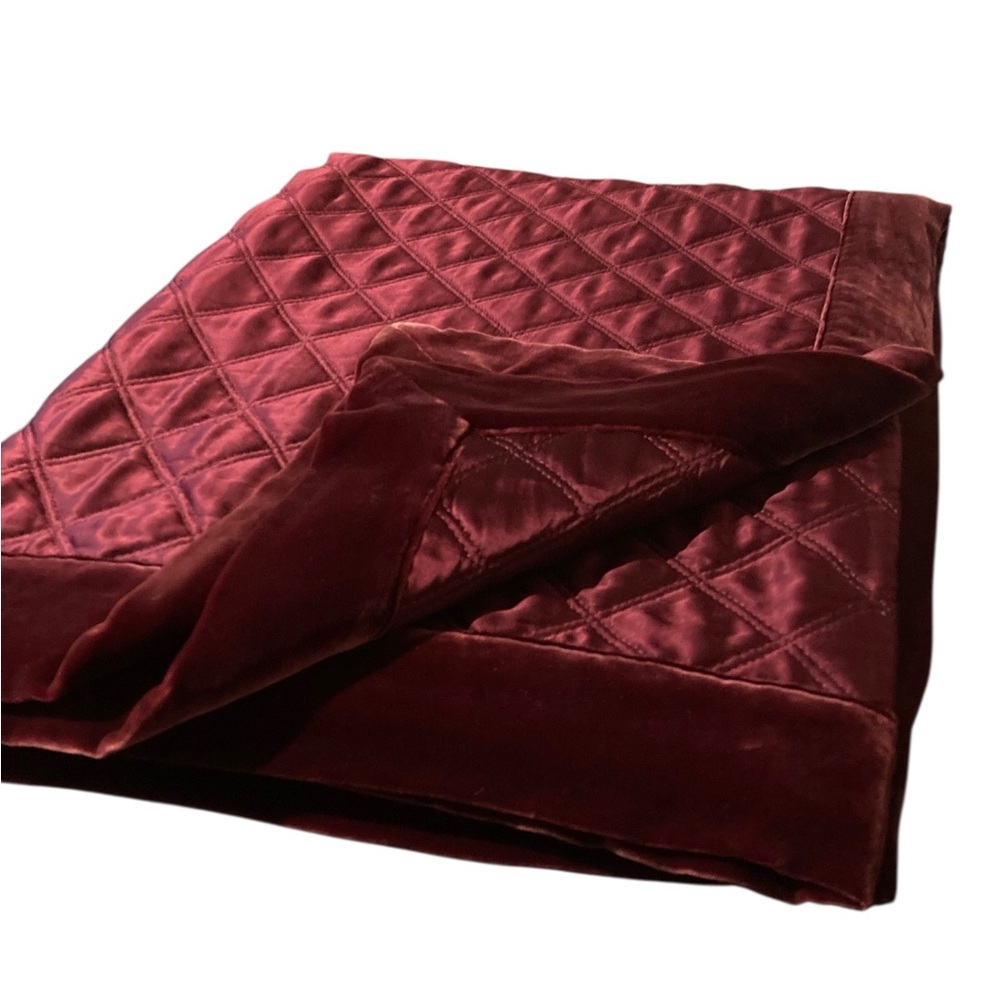 Chris Madden Vintage 100% Silk Quilted Throw